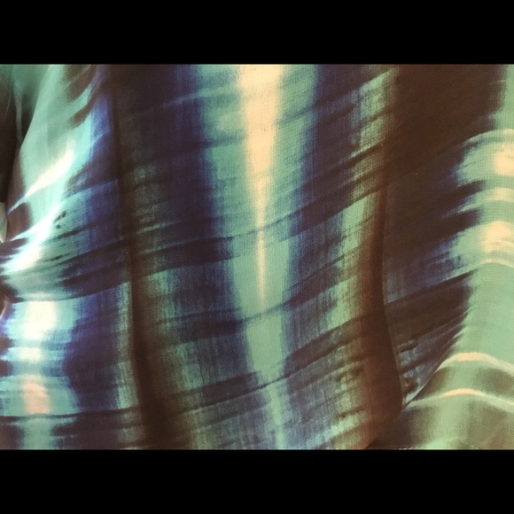 ❌SOLD❌ Vince Camuto sheer long sleeve blouse/cover - Picture 7 of 8